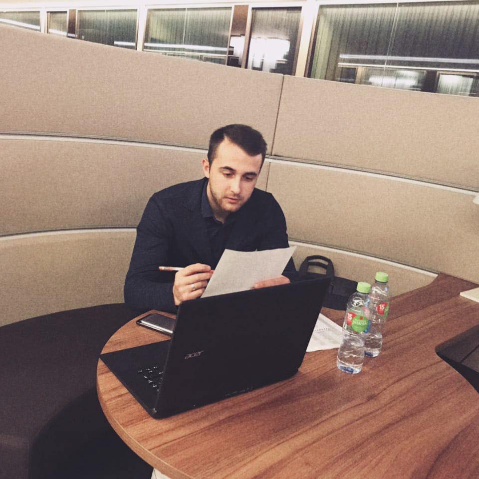 Артем Пархоменко